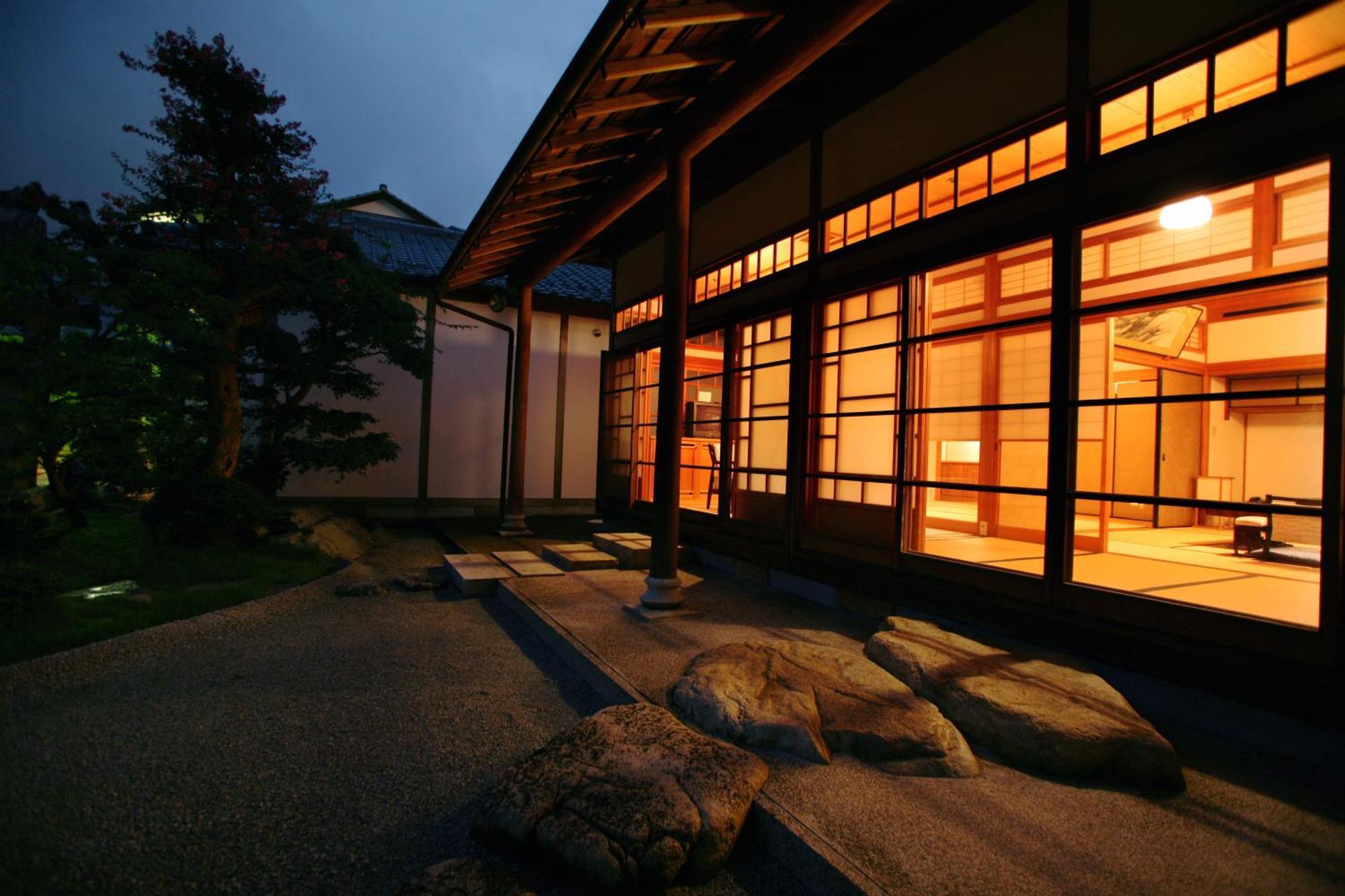 Отель Hagi No Yado Tomoe Экстерьер фото